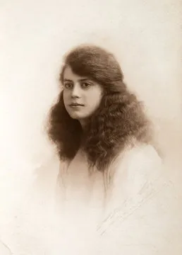 意见领袖 - 王伟